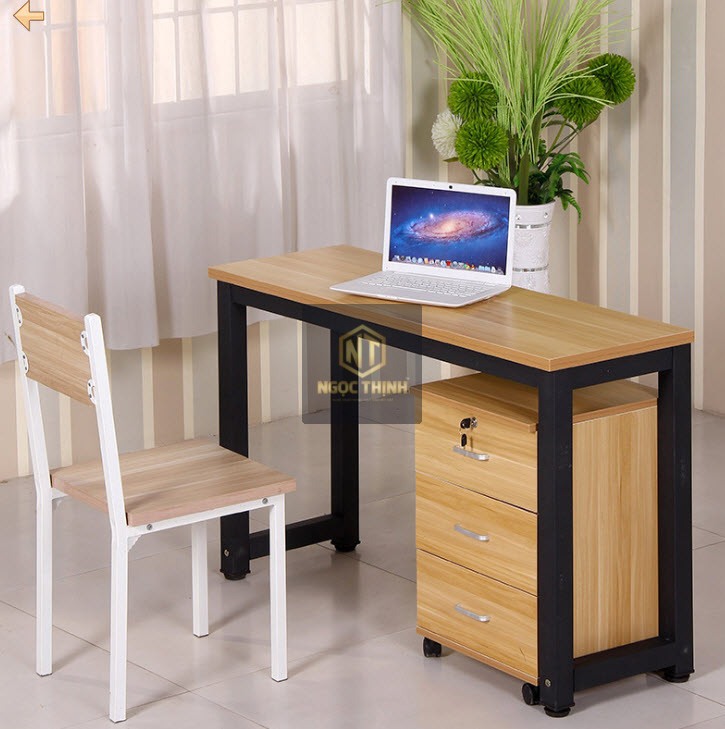 Bàn làm việc gỗ với thiết kế đẹp mắt cho không gian sống hoàn hảo